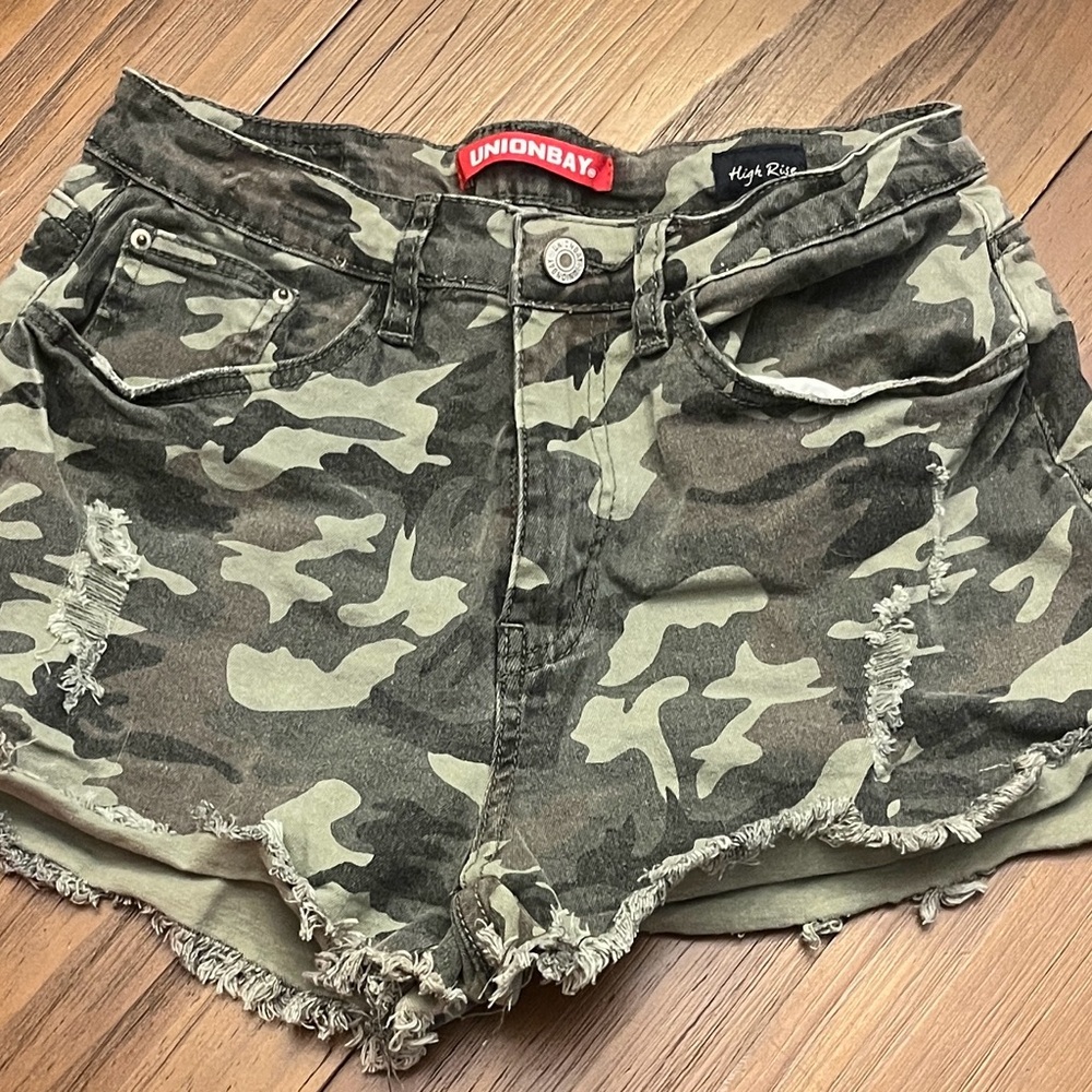 women’s shorts
